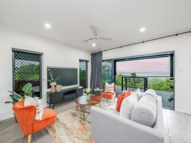 55 Goicoechea Dr, Bushland Beach