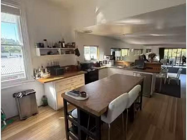 55 Hill Street, West Hobart House for rent Listed by Nicole S.