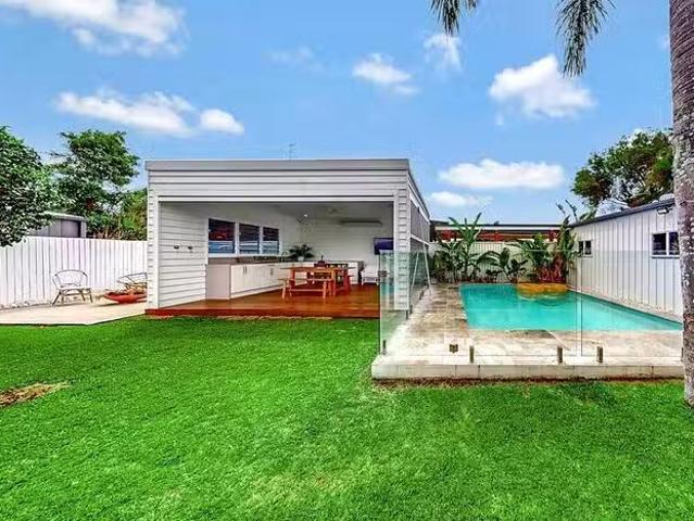55 Japonica Drive, Palm Beach, QLD 4221