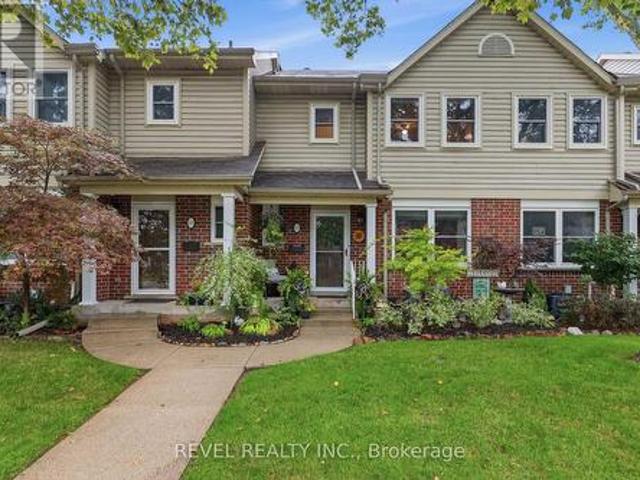 55 Kerman Avenue, Grimsby, ON, L3M 5G2 townhouse for sale | Listing ID X13662 | Royal LePage
