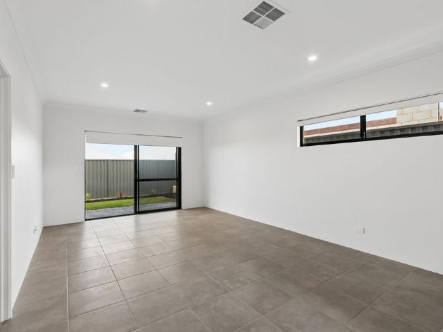 55 Kingfisher Road, Eglinton WA 6034