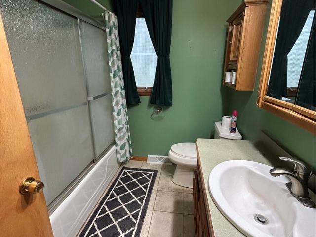 55 Lynbrook Drive