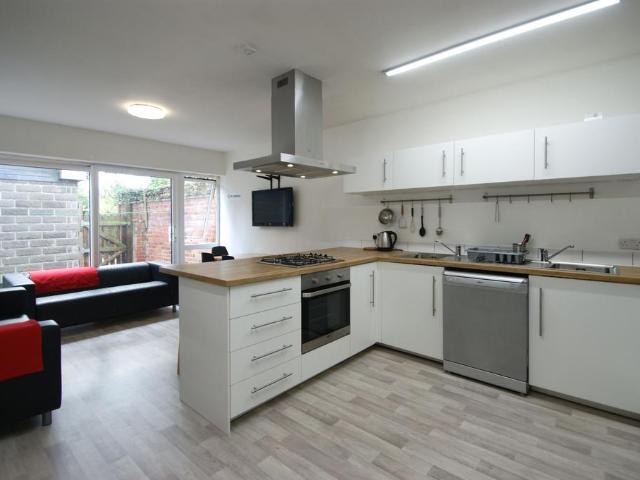 55 Norfolk Road, city centre 1 bed in a house share to rent £355 pcm £82 pw
