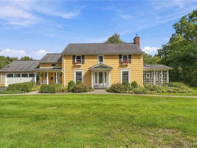 55 Orchard Ter, Orchard Park, NY 14127