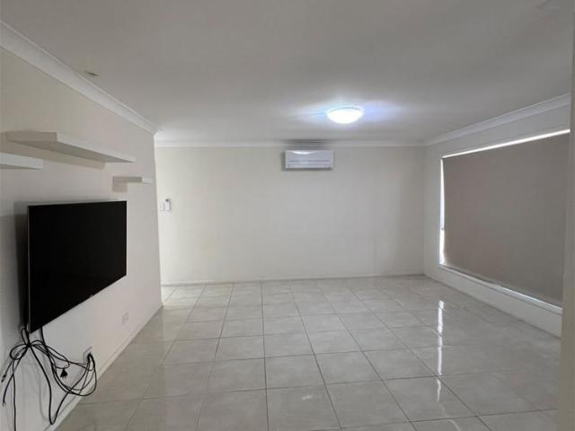 55 Pacific Parade, Forest Lake