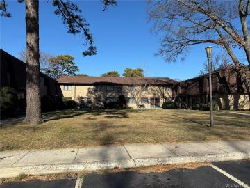 55 Pinebrook Pl, Bay Shore, NY 11706 | MLS #945393