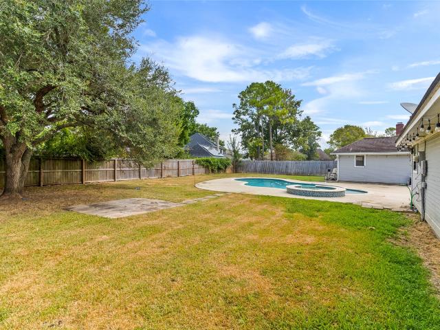 55 Silver Lace Court