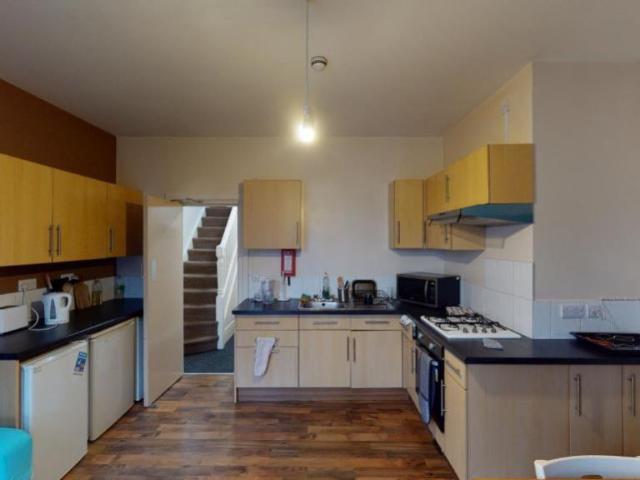 55a Lenton Boulevard, Nottingham, NG7. 3 bed ground floor flat to rent £1,625 pcm £375 pw