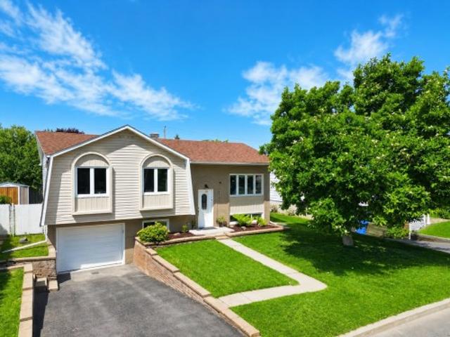 5605 Rue Bertrand, Brossard, QC, J4Z 3E2 house for sale | Listing ID 21607 | Royal LePage