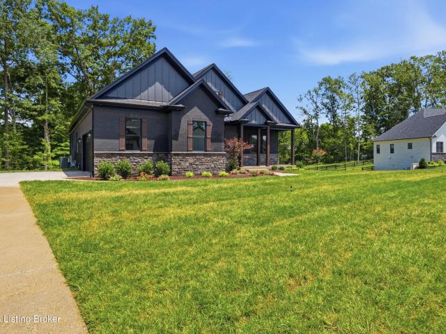 5607 Farmhouse Lot 19 Dr