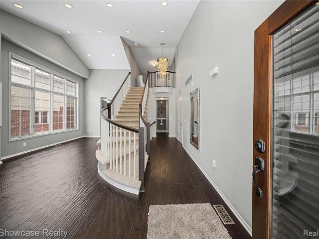 5608 Pembrooke Crossing
