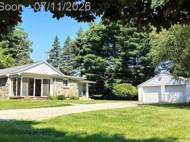 B Hemingway Lake Rd, Otter Lake Vlg, MI 48464