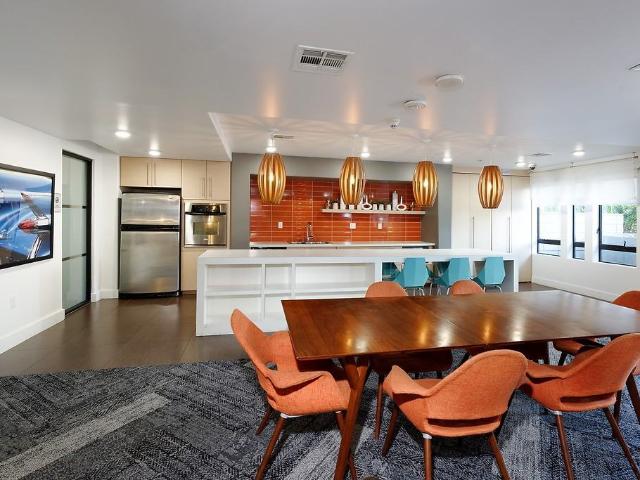 5600 Wilshire 2 Bedroom Apartment for Rent at 5600 Wilshire Blvd, Los Angeles, CA 90036 Mid City West