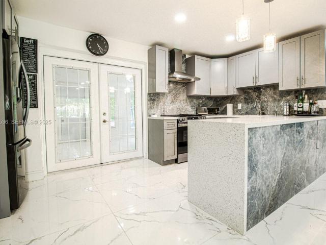 5601 SW 38th St, Davie, FL 33314 | MLS #A11852