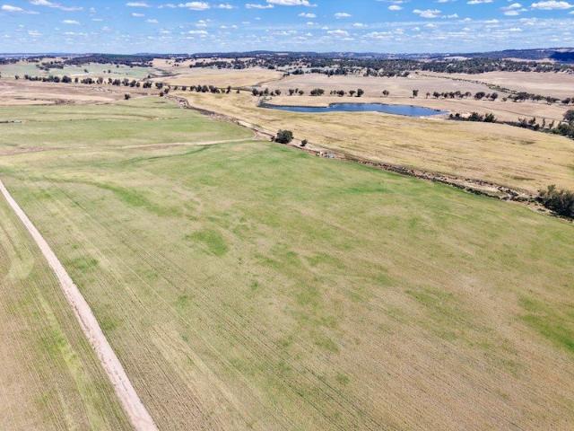 560 Acres in the Dale 227ha 560 acres