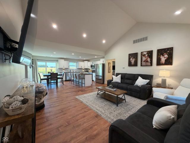 560 Golf View Drive
