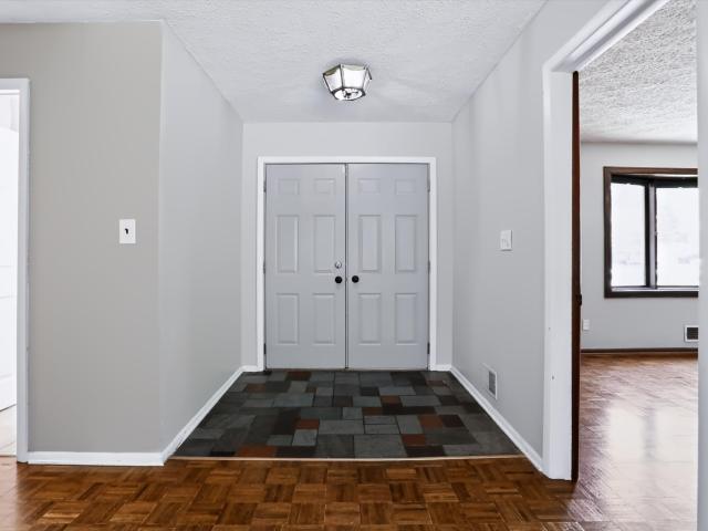560 Golf Lane