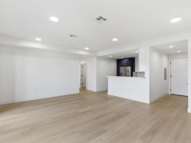 560 El Camino Real 206