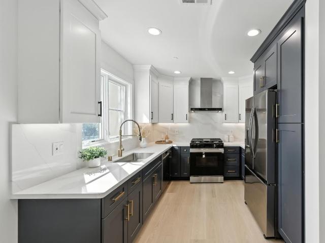 560 El Camino Real 201, San Carlos, US, CA