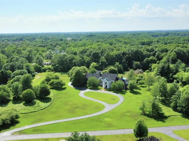 560 Saddlebrook Drive