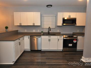 560 Second Street # 16