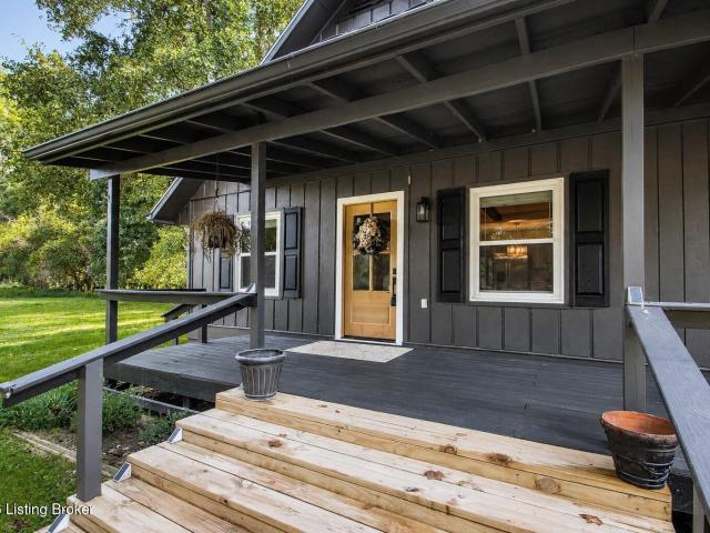 560 Swan Ct