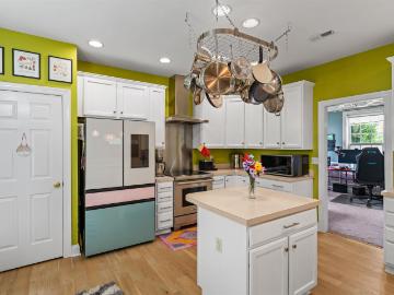 560 rolling valley ct