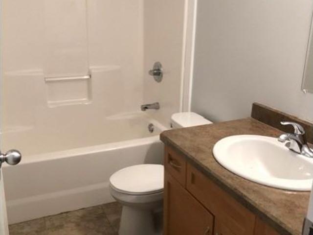 560 Toronto St 2 Bedroom Apartment for Rent at 560 Toronto St, Regina, SK S4R 1M6 Northeast Regina