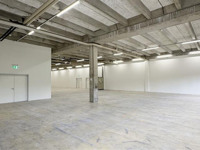 560m² Moderne Industriehalle mit optimaler Ausstattung in Biberist