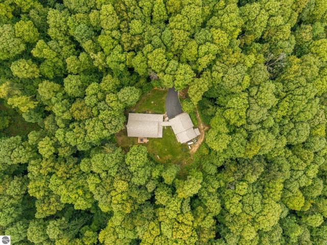 5610 Woodland Court
