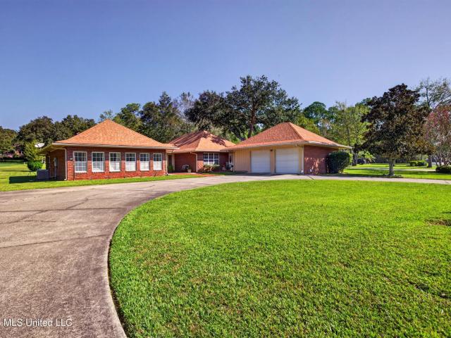 56113 E Diamondhead Drive