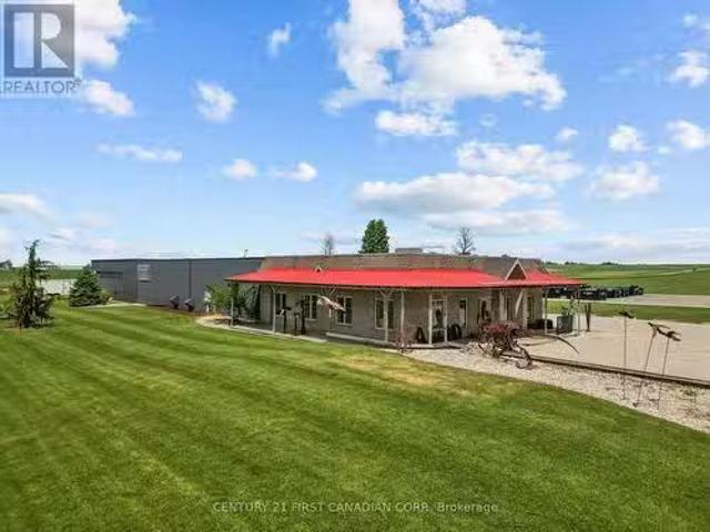 5611 Mcgillivray Drive, Lucan Biddulph, ON, N0M 2J0 commerci.