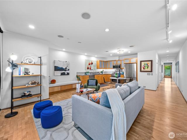 5611 University Way NE # 200B