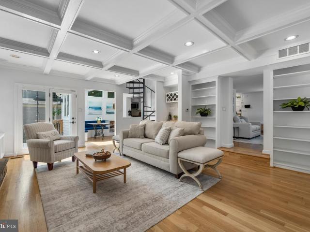 5613 Bradley Boulevard