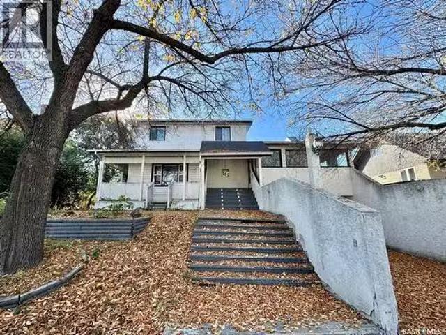 561 19Th Street E, Prince Albert, SK, S6V 1K3 house for sale.