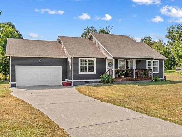561 Daisy Ln, Chatsworth, GA 30705