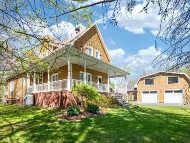 561 Mtée Bertrand, Saint Jean Sur Richelieu, QC, J2X 5M9 hou.