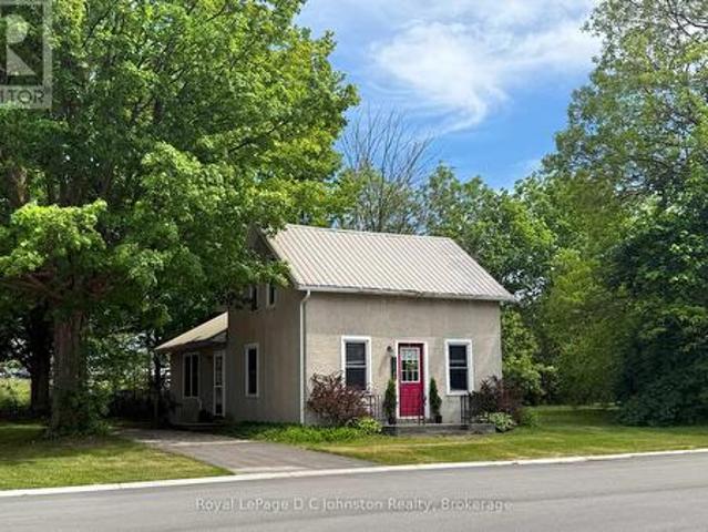561 Wellington Street, Saugeen Shores, ON, N0H 2C4 house for sale | Listing ID X13424 | Royal LePage