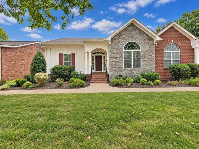 5624 Oakes Dr