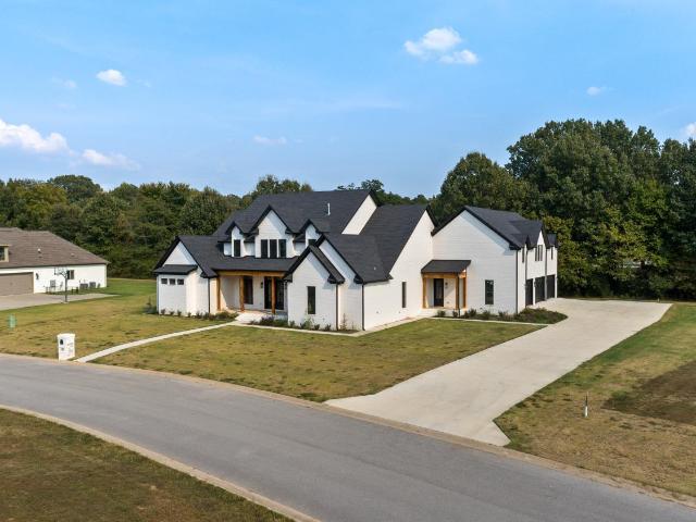 5624 Deer Valley Drive
