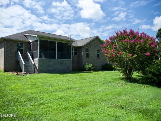 5621 Reinhardt Lane