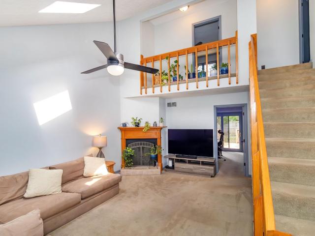 5622 Maple Lane