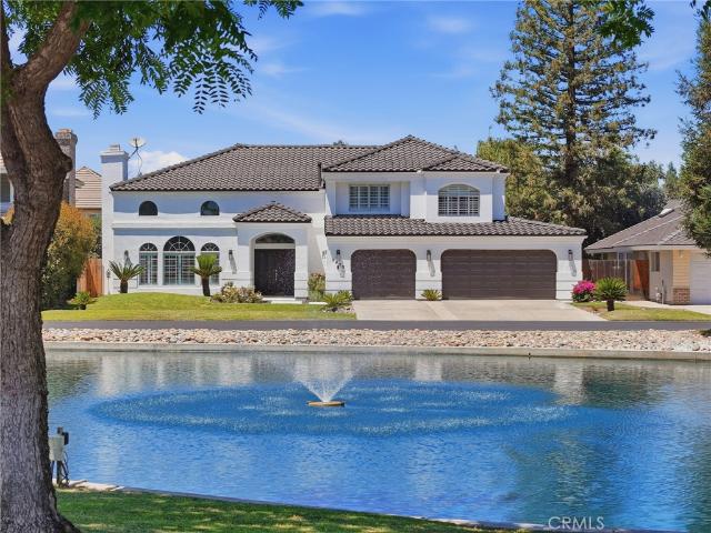 5622 W Prospect