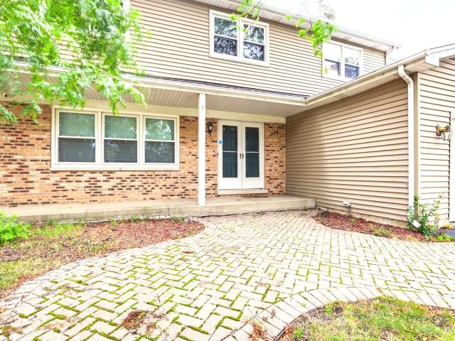562 Applegate Lane