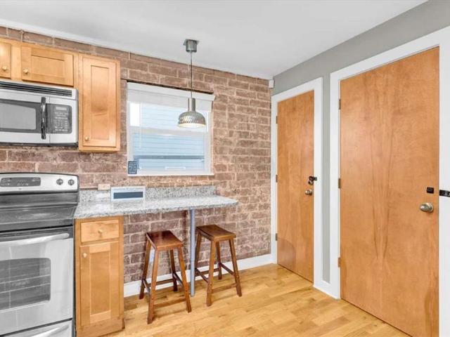 562 Formwalt Street 4
