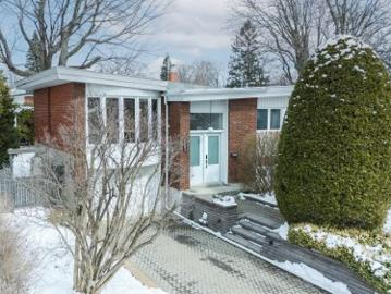 House for sale in Longueuil - Garden, Parking