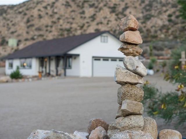 5634 Red Ryder Rd, Pioneertown, CA 92268