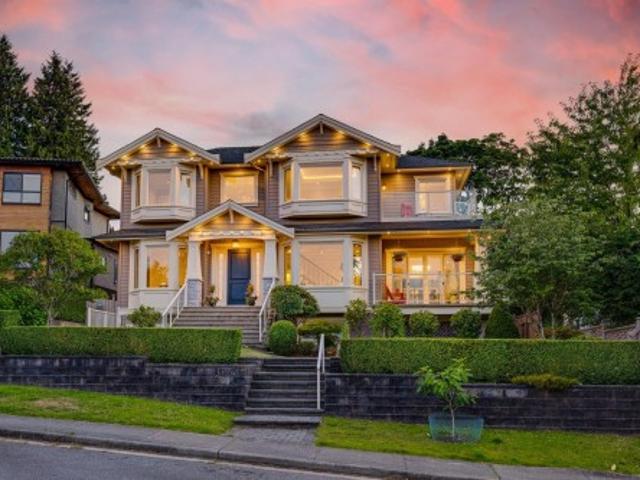 5635 Oakglen Drive, Burnaby, BC, V5H 3M4 house for sale | Listing ID R3136 | Royal LePage