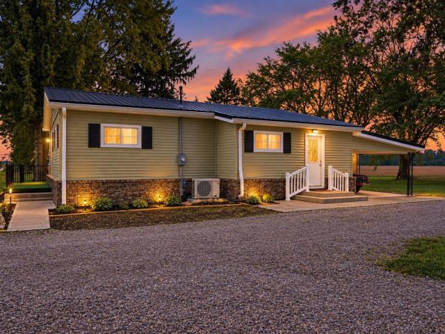 5637 N County Road 900 East