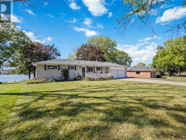 563 Riverside Drive, St Clair, ON, N0N 1G0 house for sale | Listing ID 26021 | Royal LePage